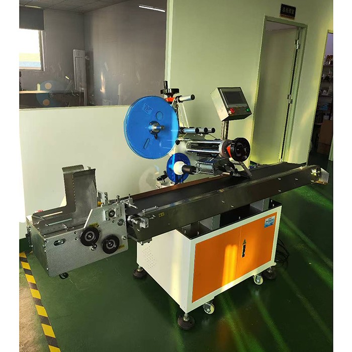 Automatic Flat Labeling Machine